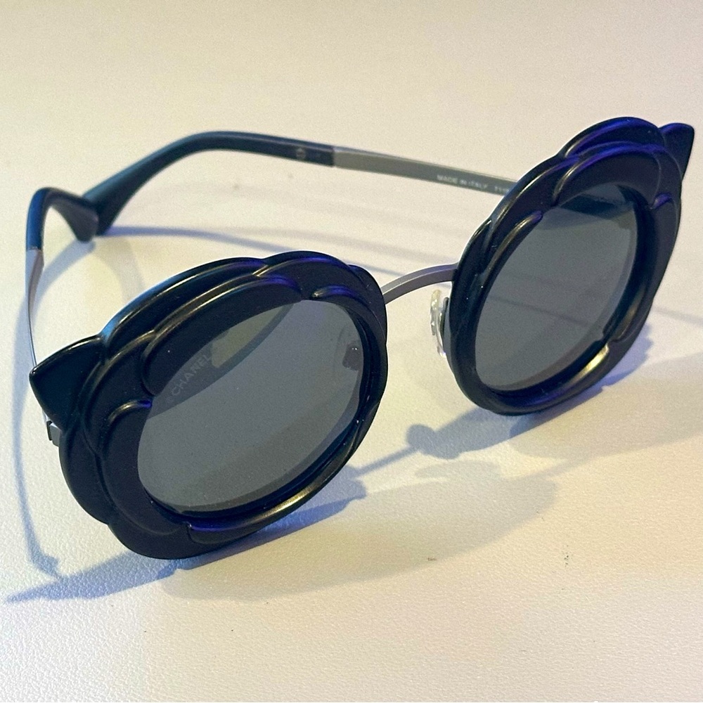 CHANEL Camellia Runway Sunglasses – Style L5126 | Rare 2016 Collection